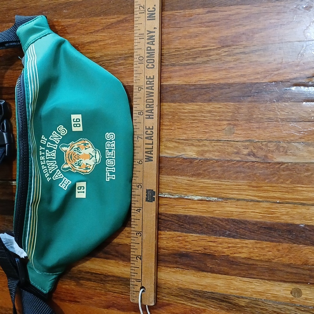 MAC Stranger Things Fanny Pack - Picture 5 of 5
